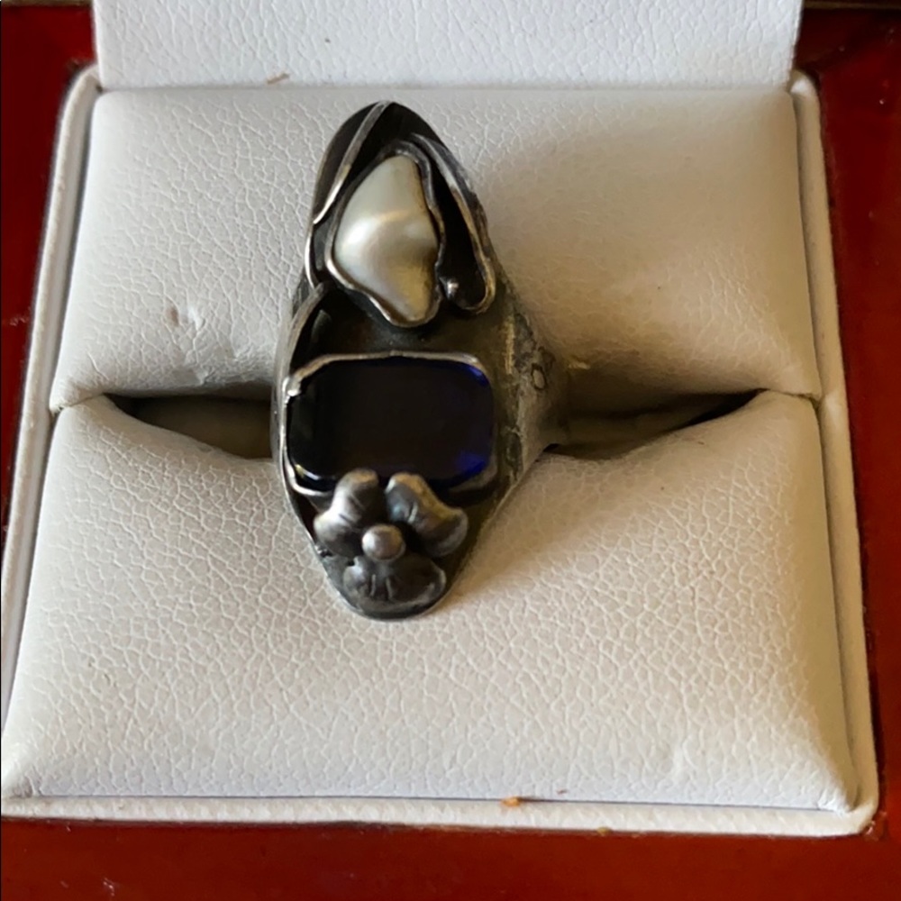 Sterling Silver pearl and sapphire stone ring